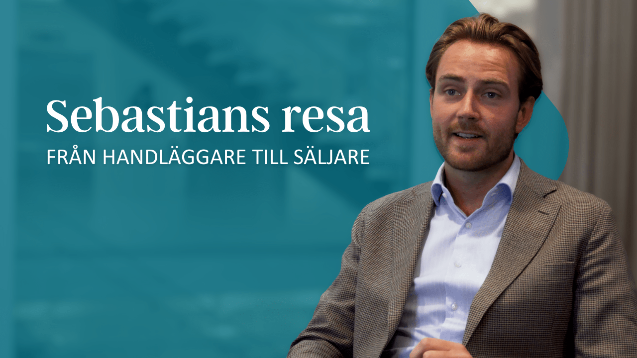 Person mot blå bakgrund. Med texten "Från handläggare till säljare".